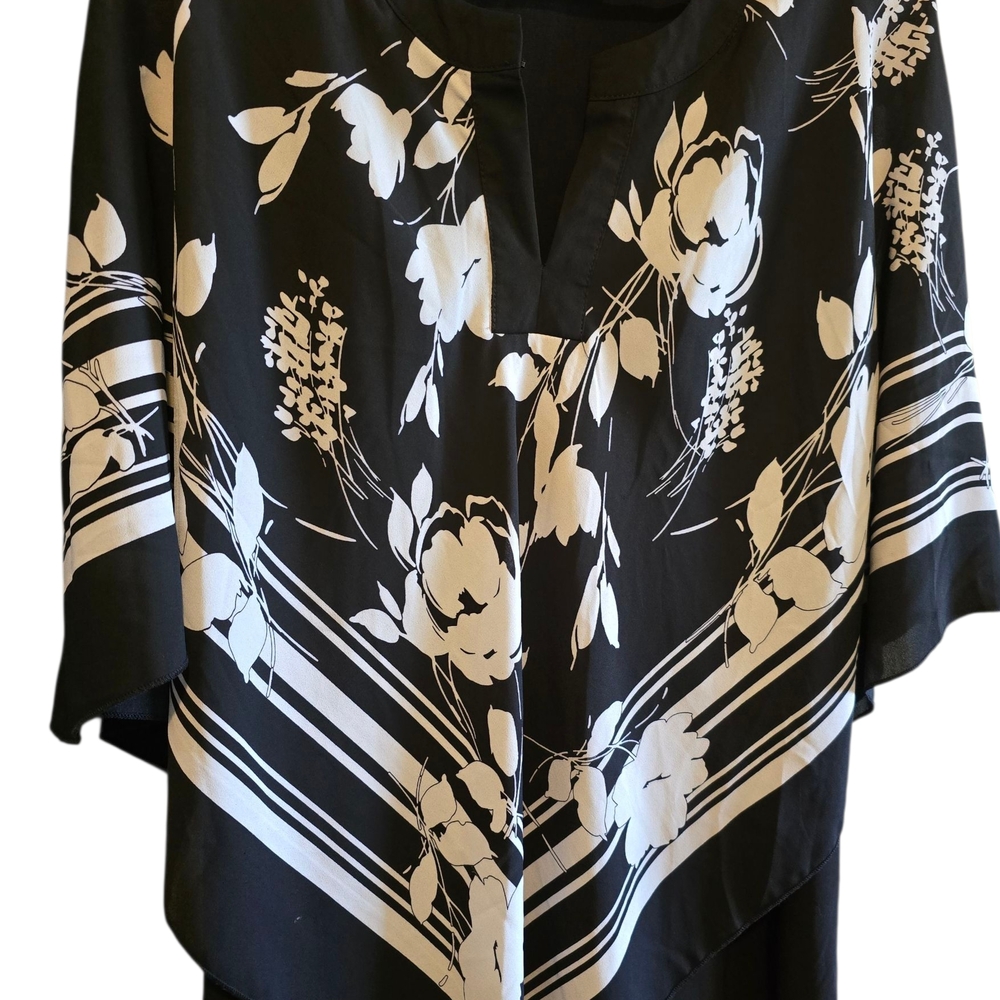 REDUCED TODAY ✨️ Floral Black and White Blouse